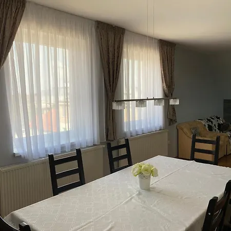 Spacious Apartment In Town Centre Nove Zamky Exterior photo