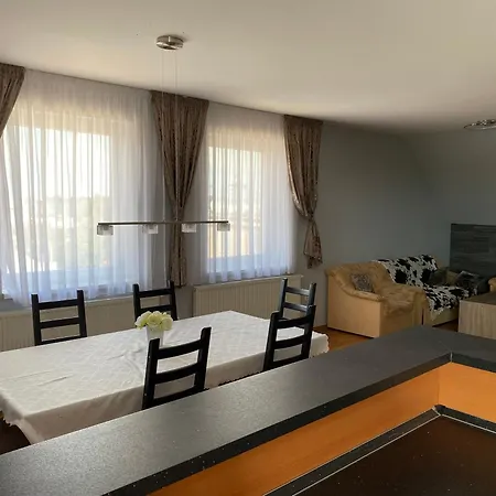 Spacious Apartment In Town Centre Nove Zamky Exterior photo