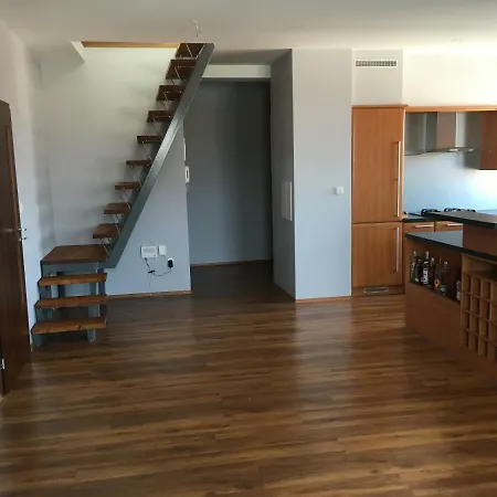 Spacious Apartment In Town Centre Nove Zamky Exterior photo