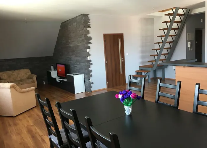 Spacious Apartment In Town Centre