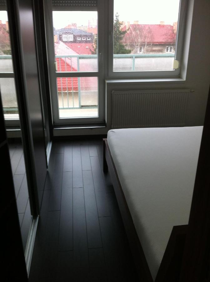 Spacious In Town Centre *