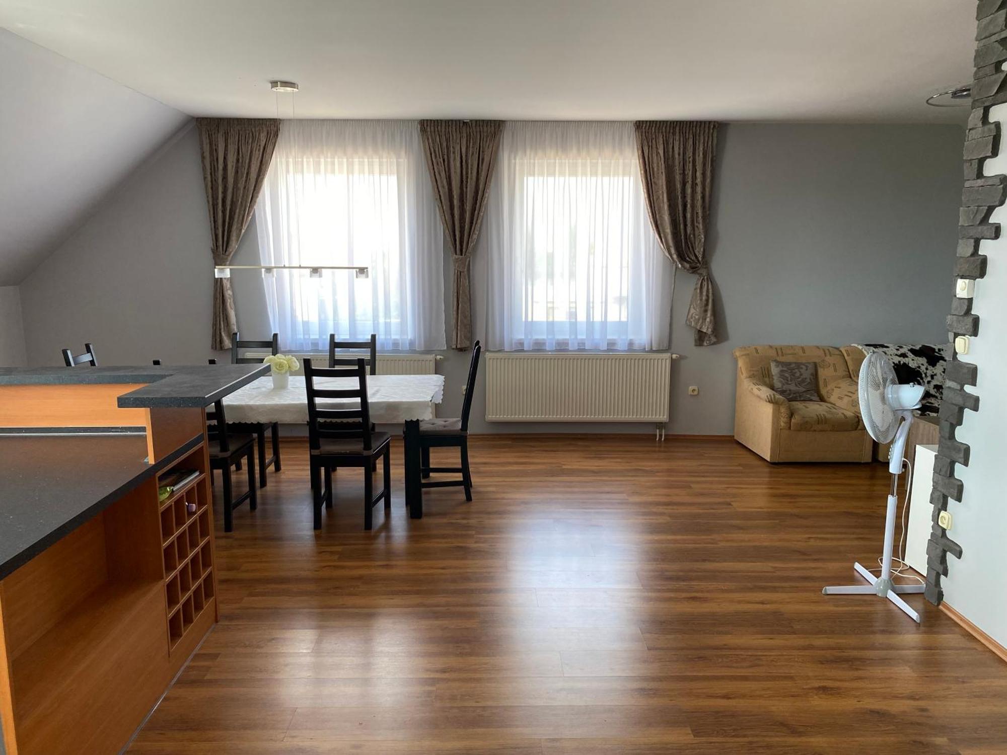 Spacious In Town Centre *