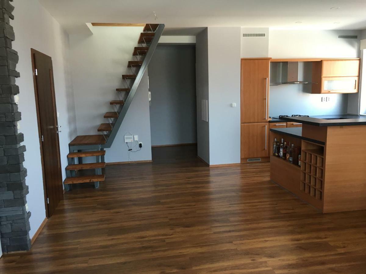 Spacious In Town Centre *