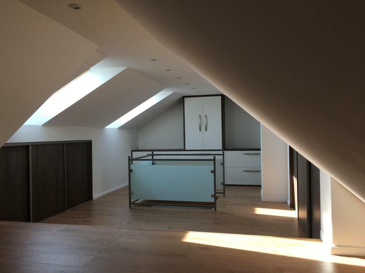 公寓 Spacious In Town Centre *